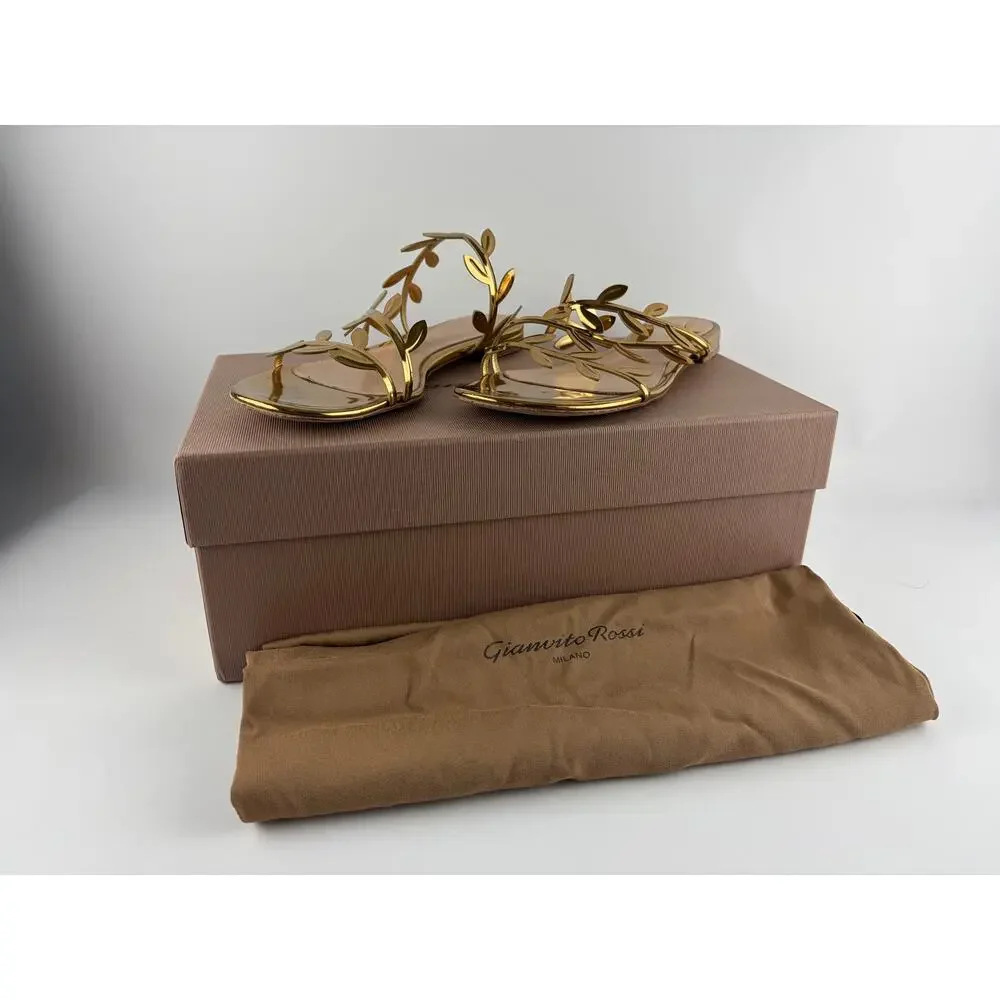 Gianvito Rossi Flavia Metallic Gold Leather Flat Leaf Sandals Size 39